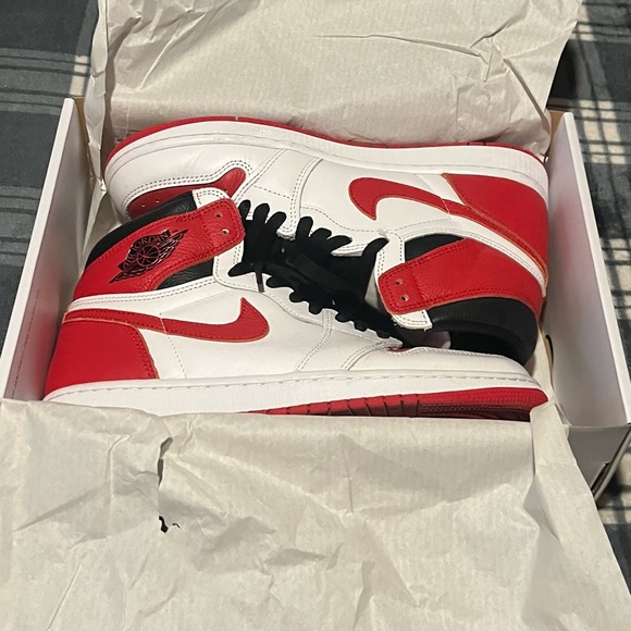 Jordan 1 Retro High OG - Picture 6 of 8
